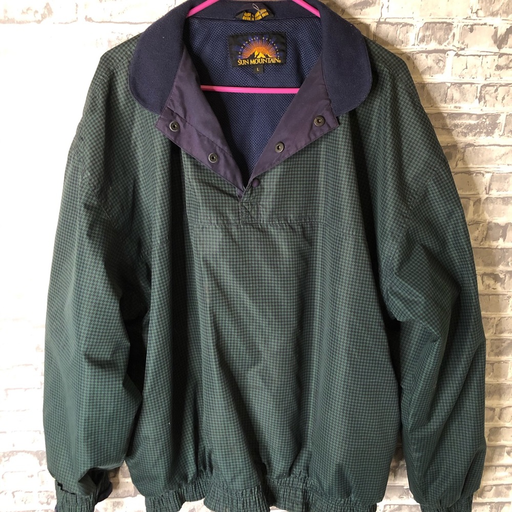 Windbreaker jacket 90s inspired